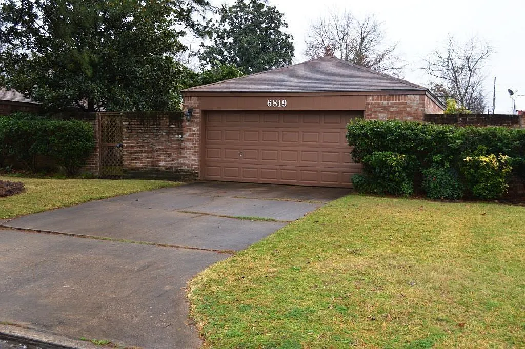 3 bed, 2.0 bath, 1459 sqft, $2,199 — Photo 1