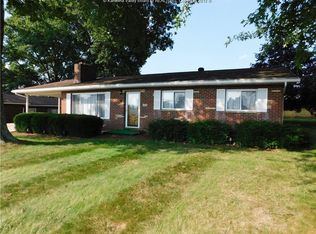 14 Hurricane Creek Rd, Hurricane, WV 25526