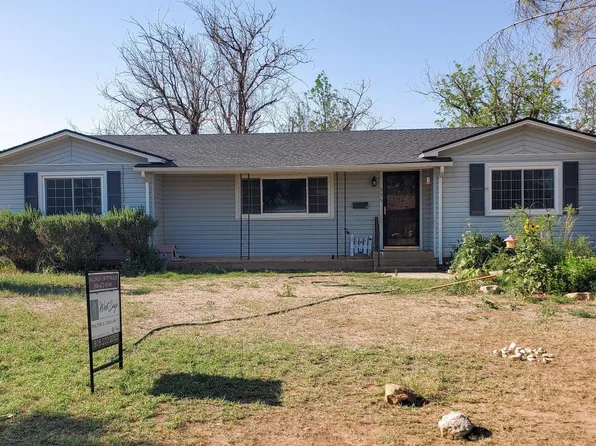 906 W 4th St, Post, TX 79356