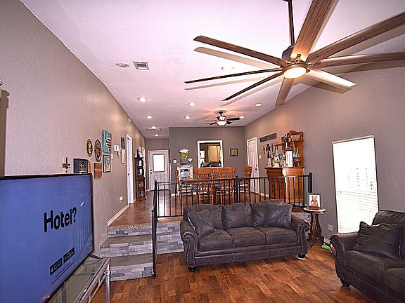 3rd image of 256 Sailfish Dr