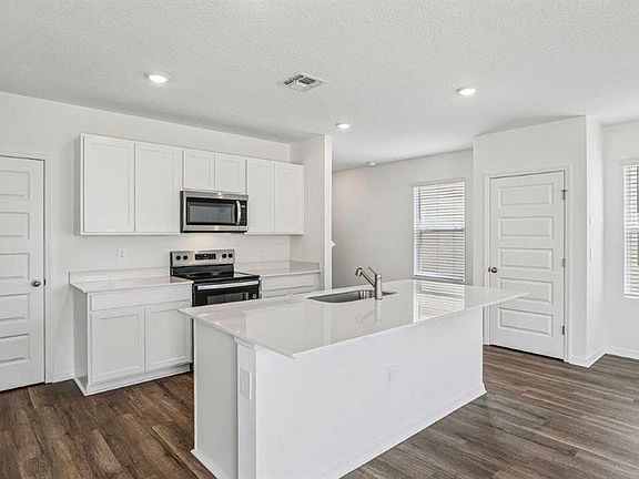 5th image of 5588 TAVERNA LOOP