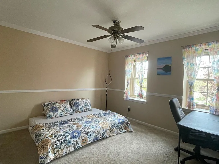 1027 Congress Dr — Photo 18