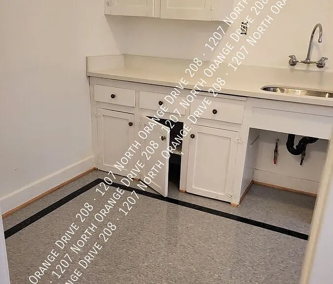 1207 N Orange Dr #208 — Photo 11