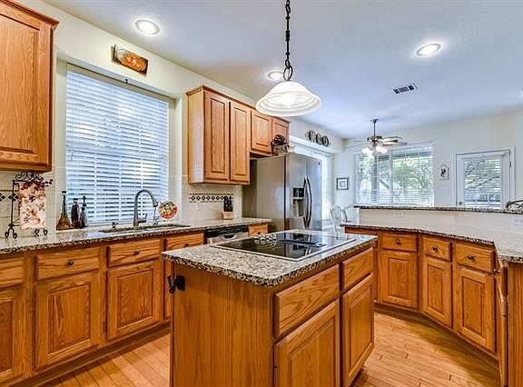 2nd image of 3813 Royal Troon Dr