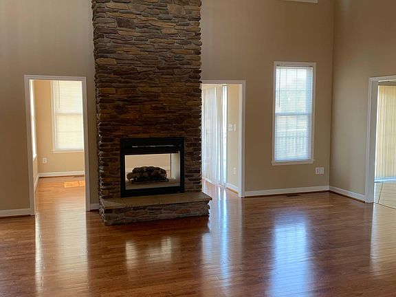 3rd image of 18903 Island Dr