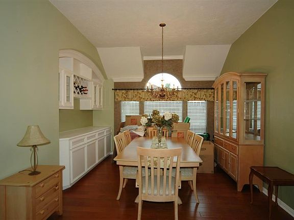 4th image of 212 Calypso Ln