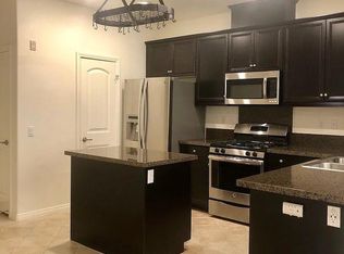 28823 Calle De La Paz Dr, Valencia, CA 91354