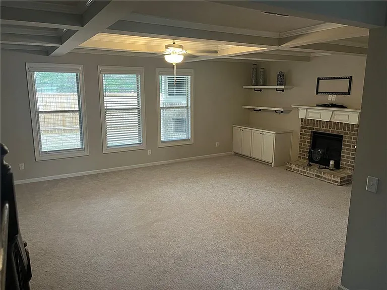 408 Elkhorn Glen Ct — Photo 2