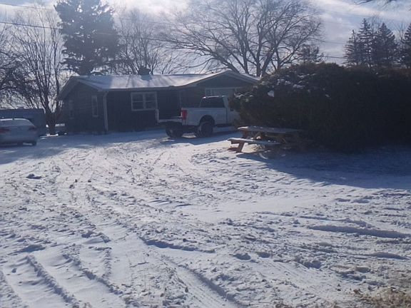 3rd image of 212 E Harrington Rd