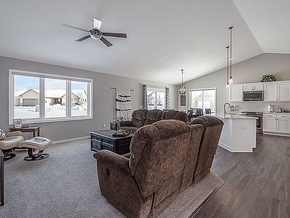 5th image of 101 Olivia Ct