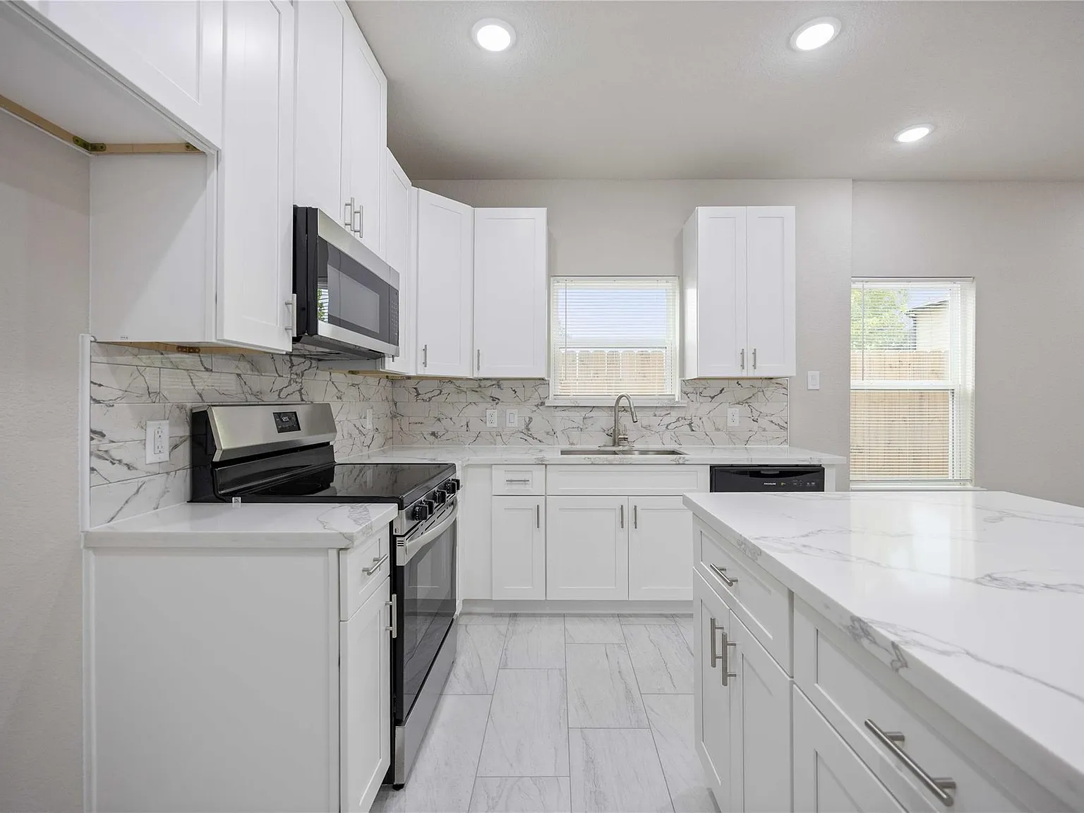 3 bed, 2.5 bath, 1260 sqft, $797 — Photo 4
