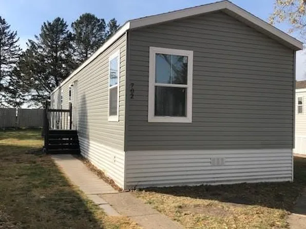 702 15th St W, Glencoe, MN 55336