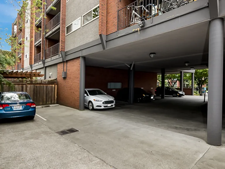Ramayana Apartments — Photo 16