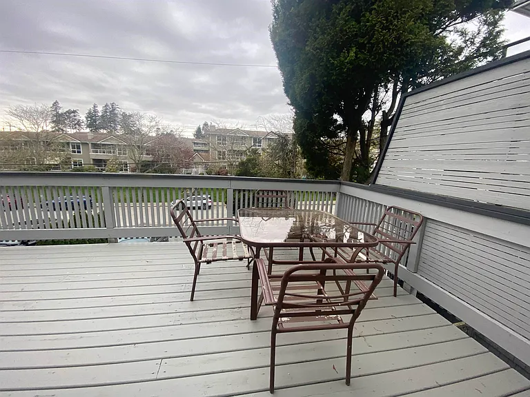 832 Habgood St — Photo 31