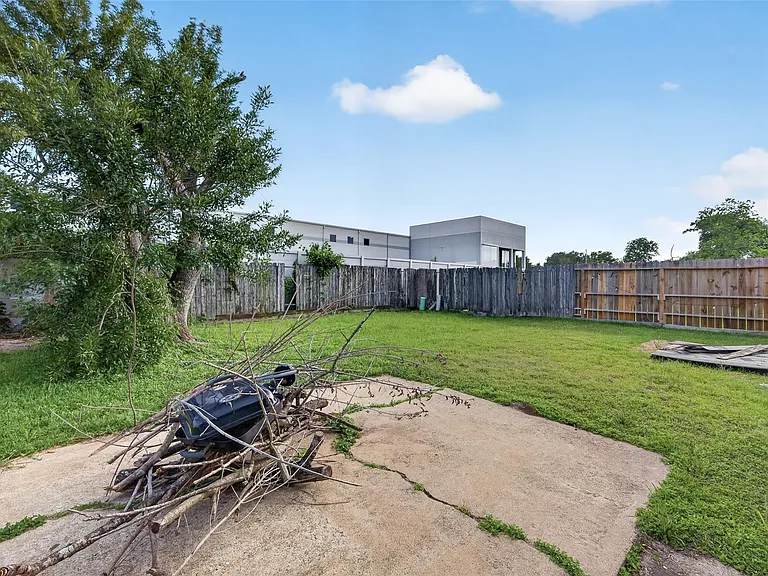 8203 Lone Quail Dr — Photo 31