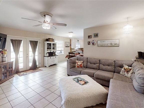 3rd image of 102 Myra Lou Ave