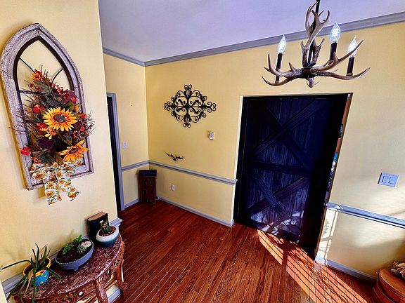 3rd image of 2901 Witten Valley Rd