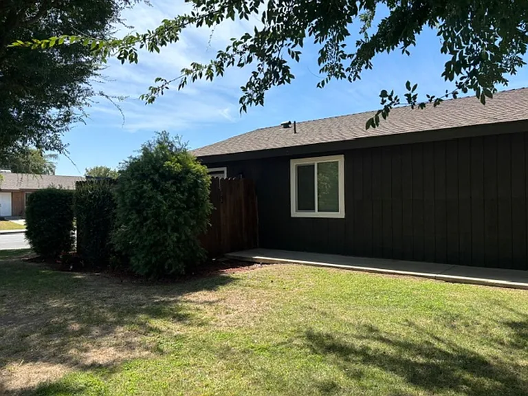 2824 N Half Moon Dr — Photo 4