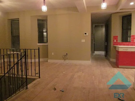 Rented by EXR | media 52