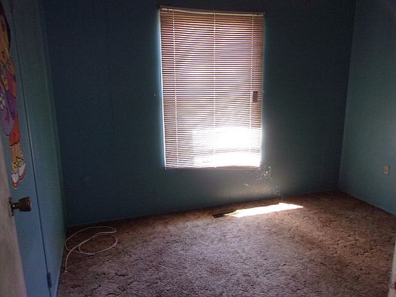 5th image of 230 Huson Cir