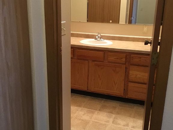 Bathroom counter_04062022