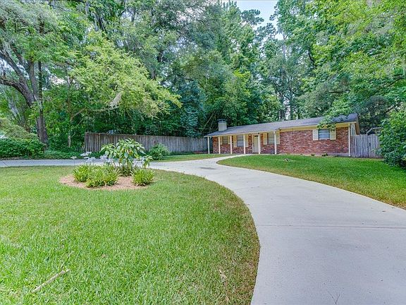 3rd image of 2048 Harriet Dr