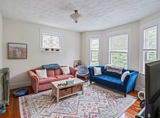 105 Walnut St #2F, Somerville, MA 02145