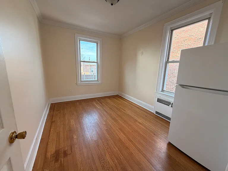 1539 Hollywood Ave #3 — Photo 9