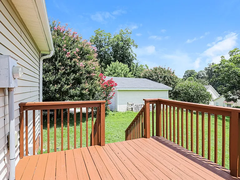 235 Lorraine Dr — Photo 13