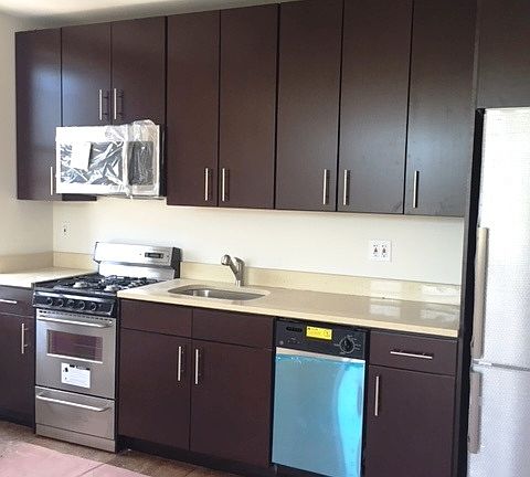 4th image of 3315 Pleasant Ave APT 123