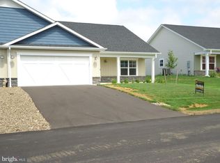 224 Dripping Spring Dr, Hedgesville, WV 25427