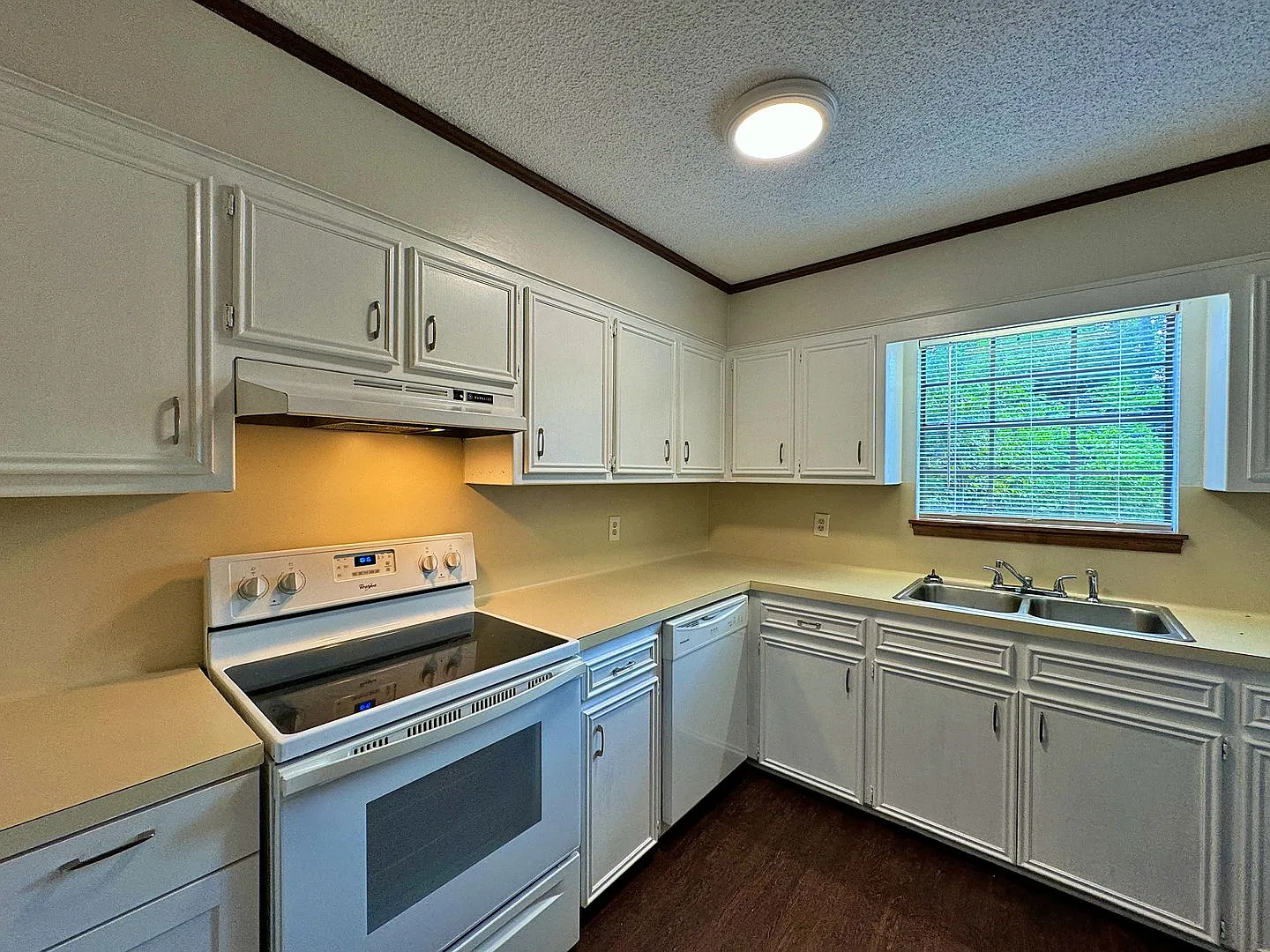 2 Bedroom Townhome in Capital Heights — Photo 3