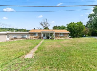 110 Saltarka Ln #1, Zelienople, PA