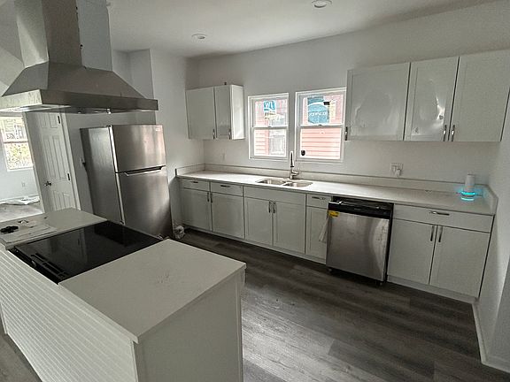 5th image of 3614 N Capitol Ave