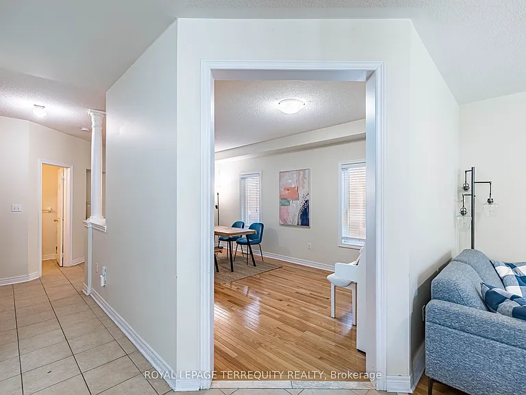 3926 Candlelight Dr — Photo 12