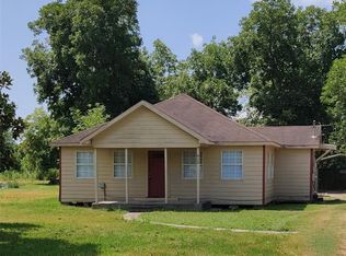 915 Battlebell Rd, Highlands, TX 77562