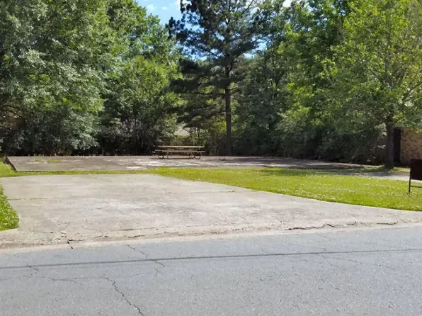5323 Stanley Dr, Little Rock, AR 72209
