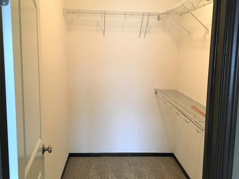 1211 NE Windsor Dr #202 — Photo 6