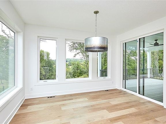 3rd image of 10981 Brookdale Dr