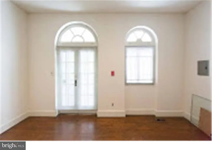 717 Spruce St #1B — Photo 2