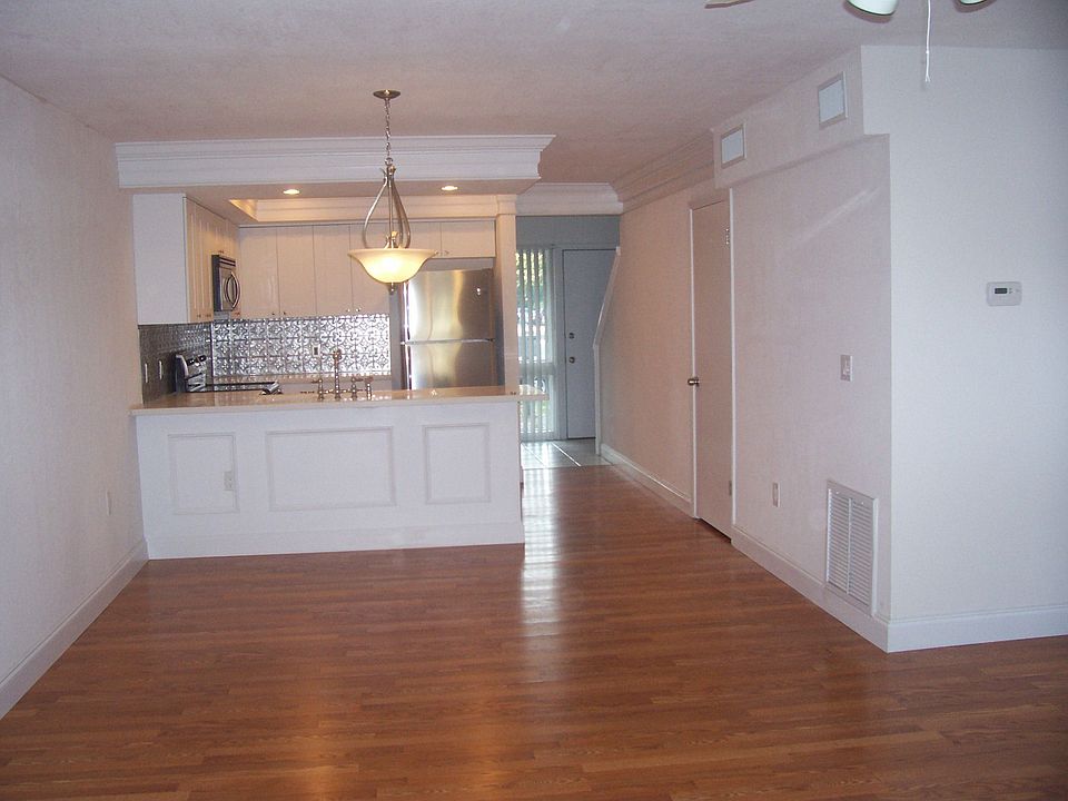 dining rm and living rm combo