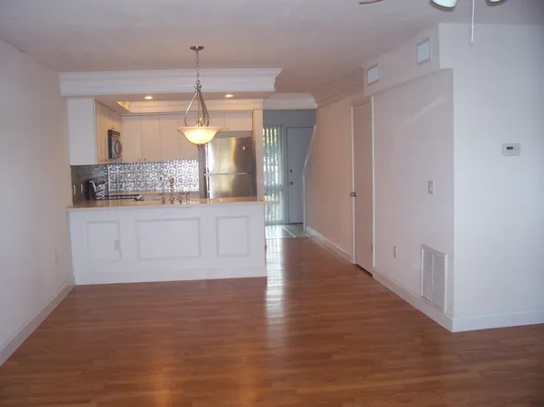 5743 Peregrine Ave #28-D03, Orlando, FL 32819