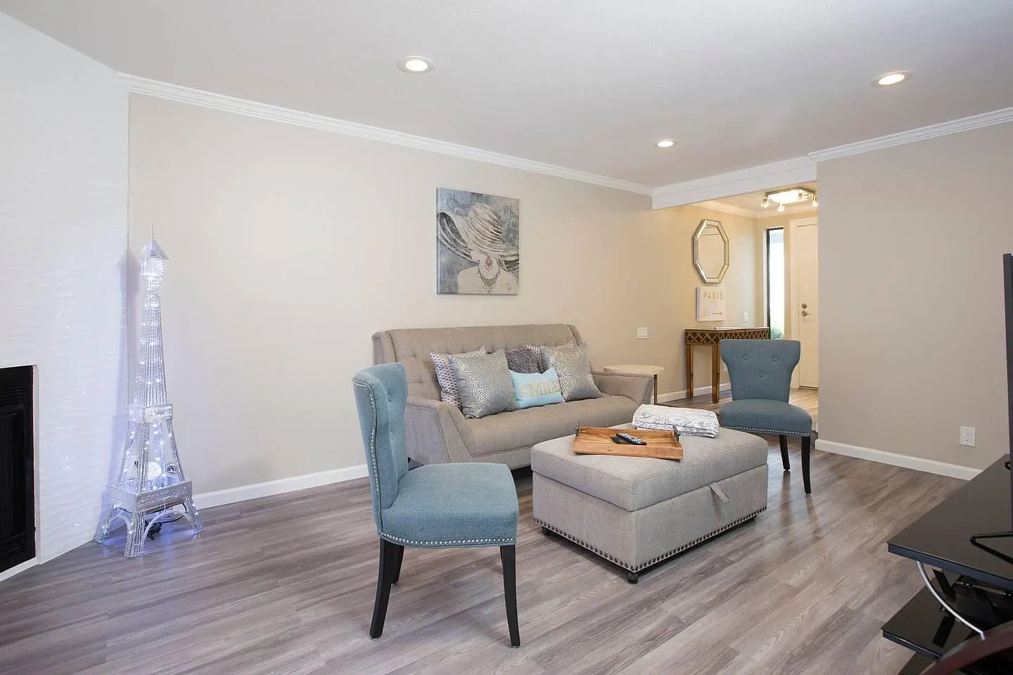 3 bed, 2.5 bath, 1416 sqft, $7,500 — Photo 1