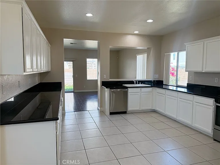 6569 Gladiola St — Photo 11