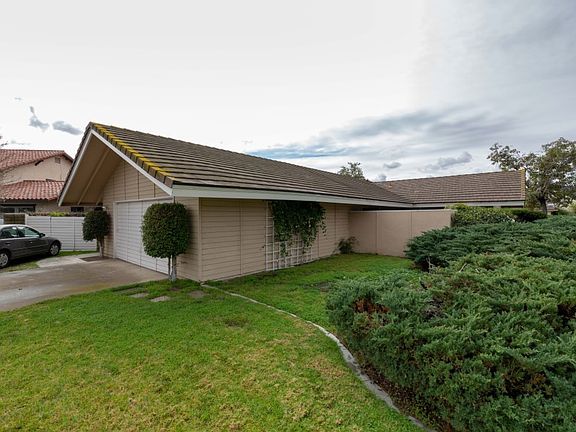 3rd image of 13762 Carlsbad Dr