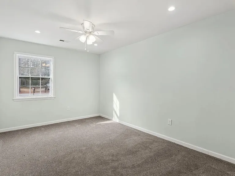 8157 Sheffield Dr — Photo 3