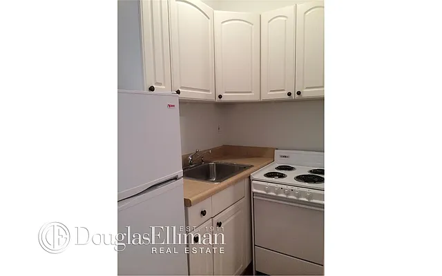 Rented by Douglas Elliman | media 2