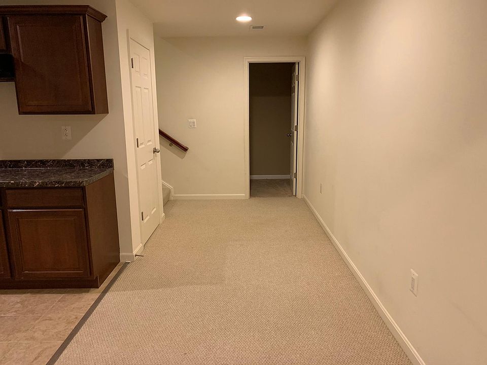 1st image of 32 Daffodil Ln #Basement