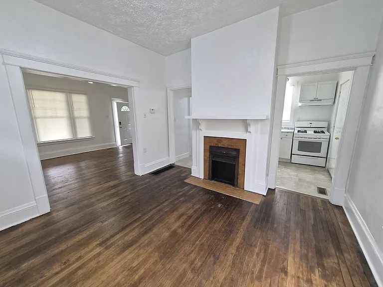 113 Delaware Ave — Photo 6
