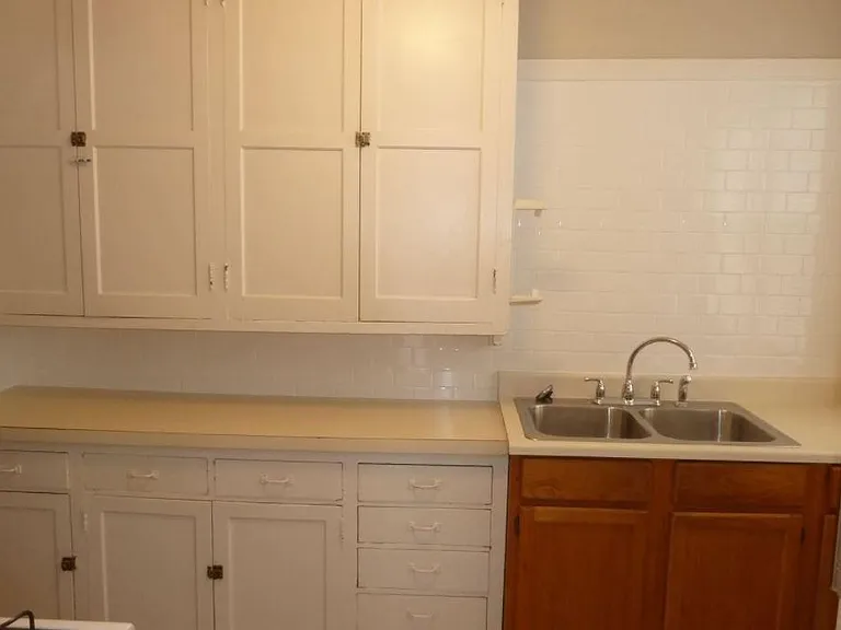 2937 N Bartlett Ave — Photo 3